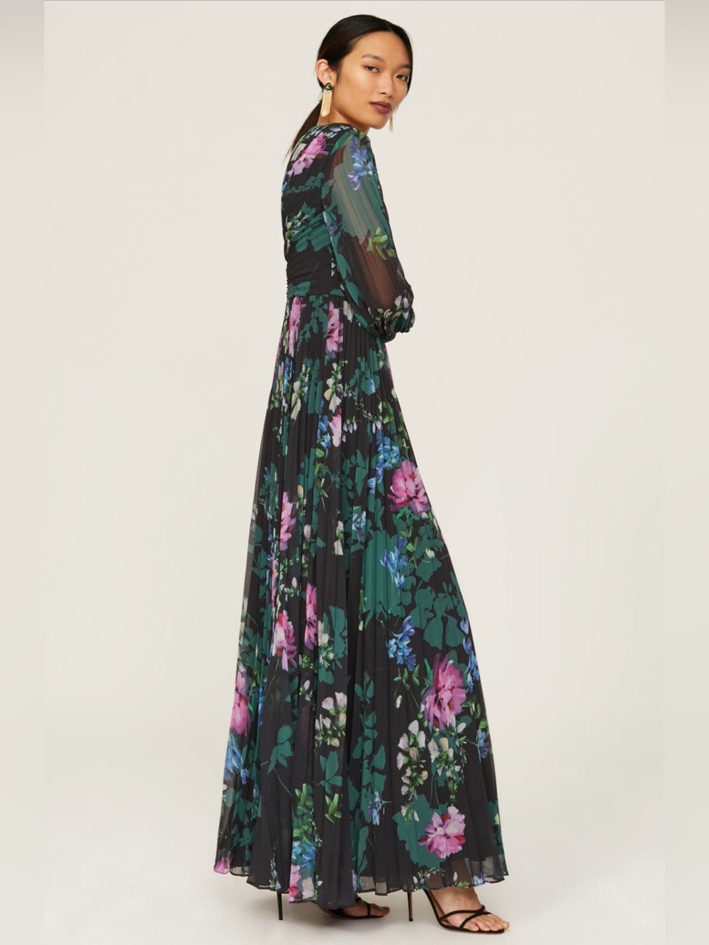Badgley Mischka~Black Floral V-Neck Pleated Gown~Size 4~$915~ - Picture 3 of 8